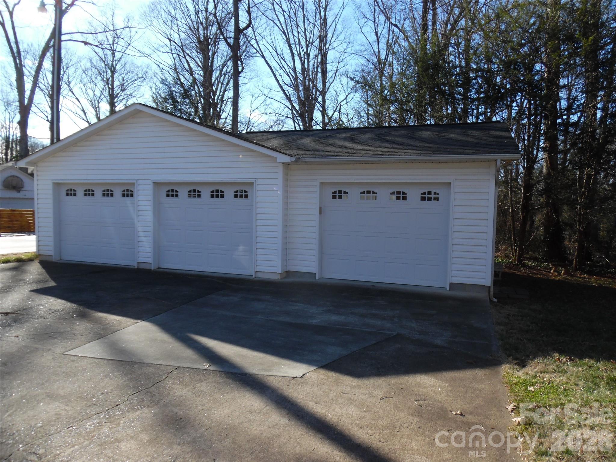 603 1st Avenue Place NE