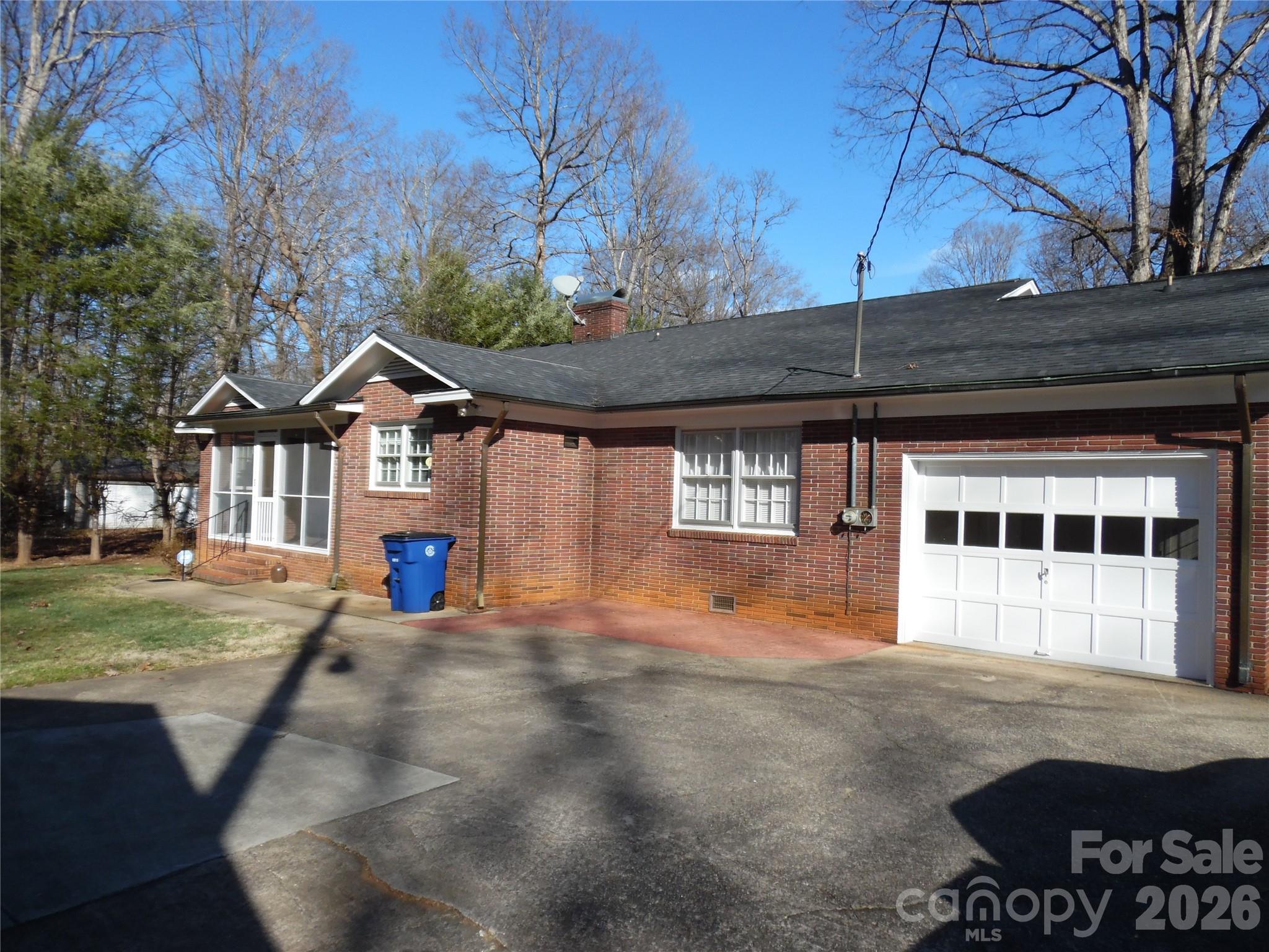 603 1st Avenue Place NE