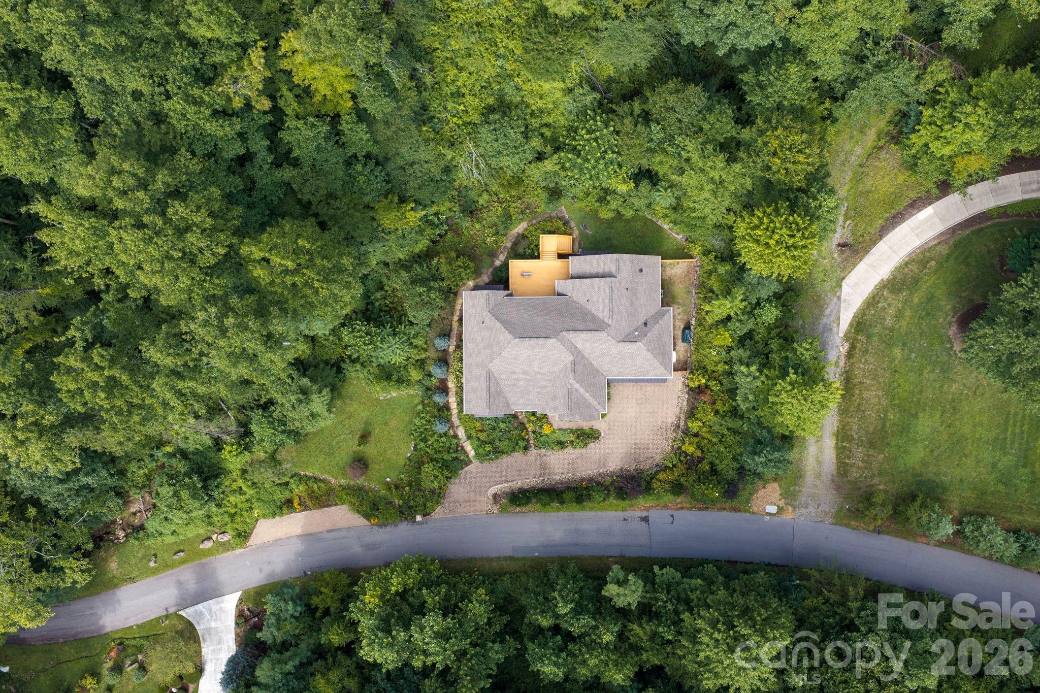 18 Hawks Pointe Lane