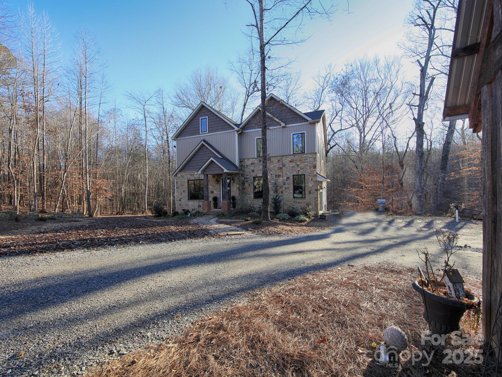 600 E Monbo Road
