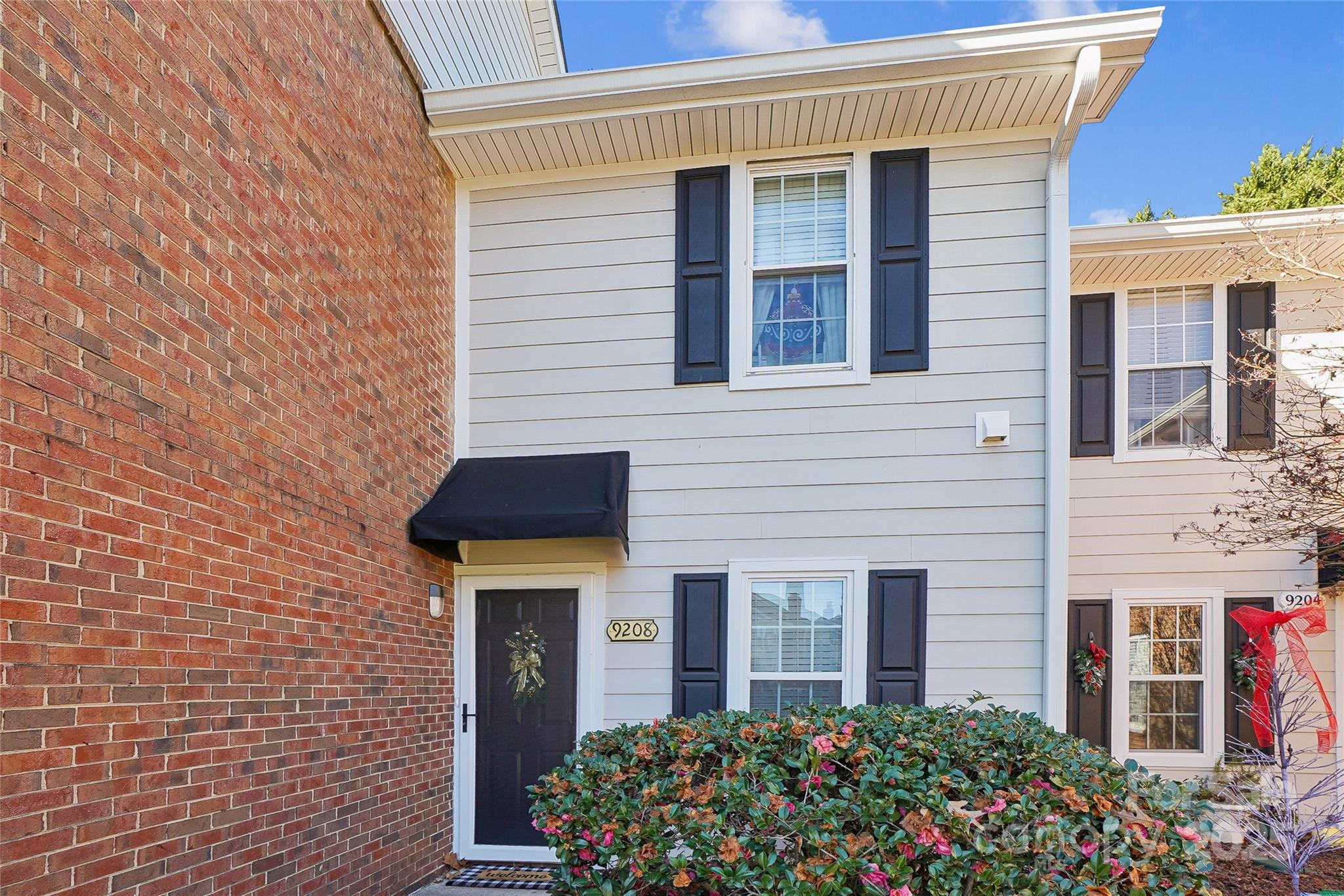 9208 Kings Canyon Drive