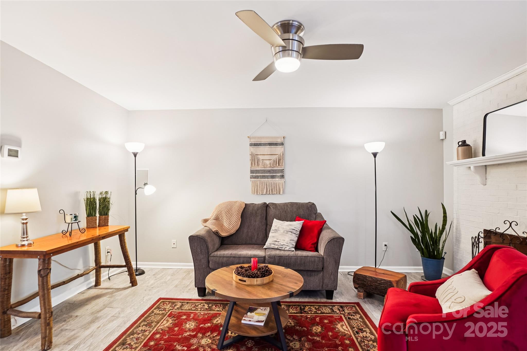 9208 Kings Canyon Drive