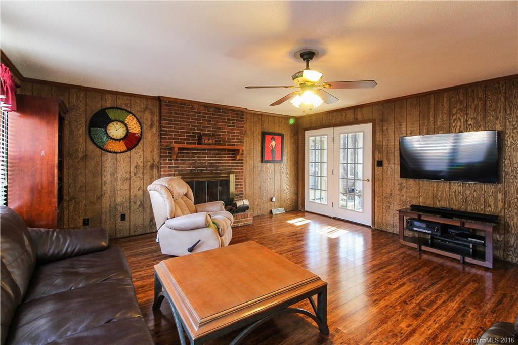 Hickory Hills - Residential