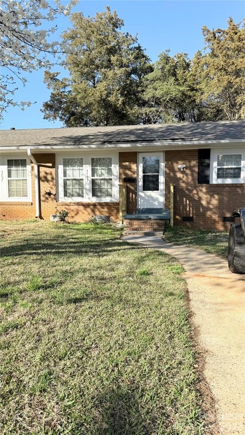 Photo of 4707 Americana Avenue, Charlotte, NC 28215 (MLS # 4357337)