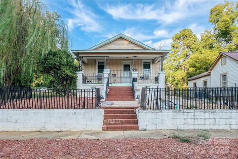 Photo of 720 E Council Street, Salisbury, NC 28144 (MLS # 4312413)