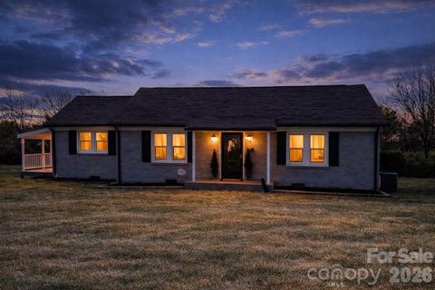 Photo of 100 Boston Road, Taylorsville, NC 28681 (MLS # 4348931)