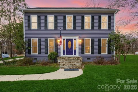 Photo of 8230 Quail Hollow Drive, Harrisburg, NC 28075 (MLS # 4329712)