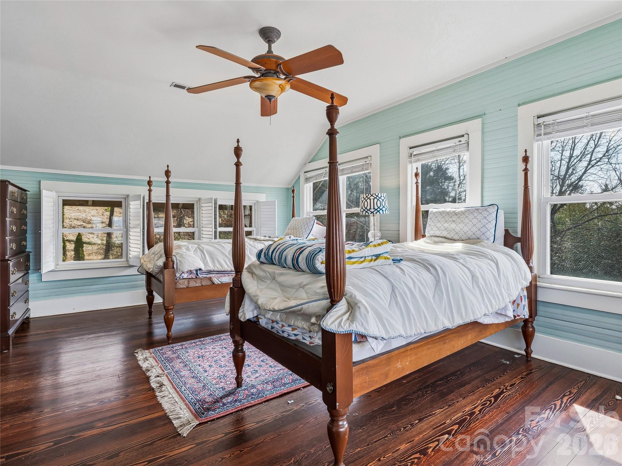 Le Perrion At Hamburg Mt - Residential