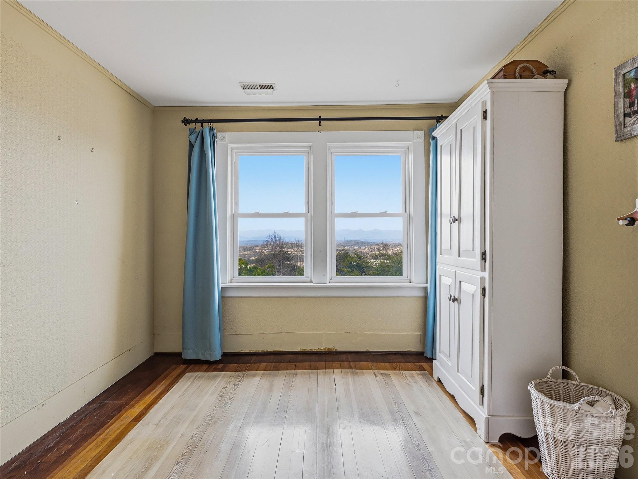 Le Perrion At Hamburg Mt - Residential