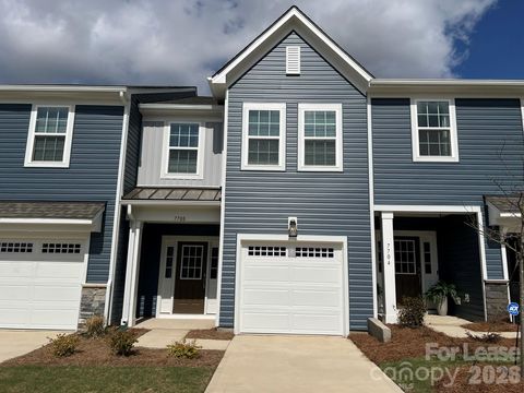 Photo of 7708 Ethora Way, Charlotte, NC 28216 (MLS # 4368257)