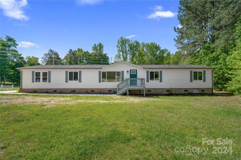 Single Family Residence in Denver NC 6264 Crossing View Lane.jpg