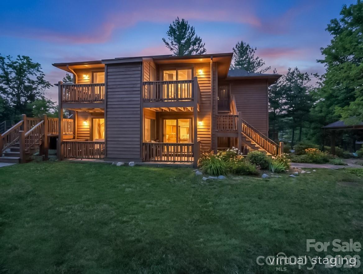 Photo 1 of 16 — 520 Courtwood Lane 8, Hendersonville, NC 28739
