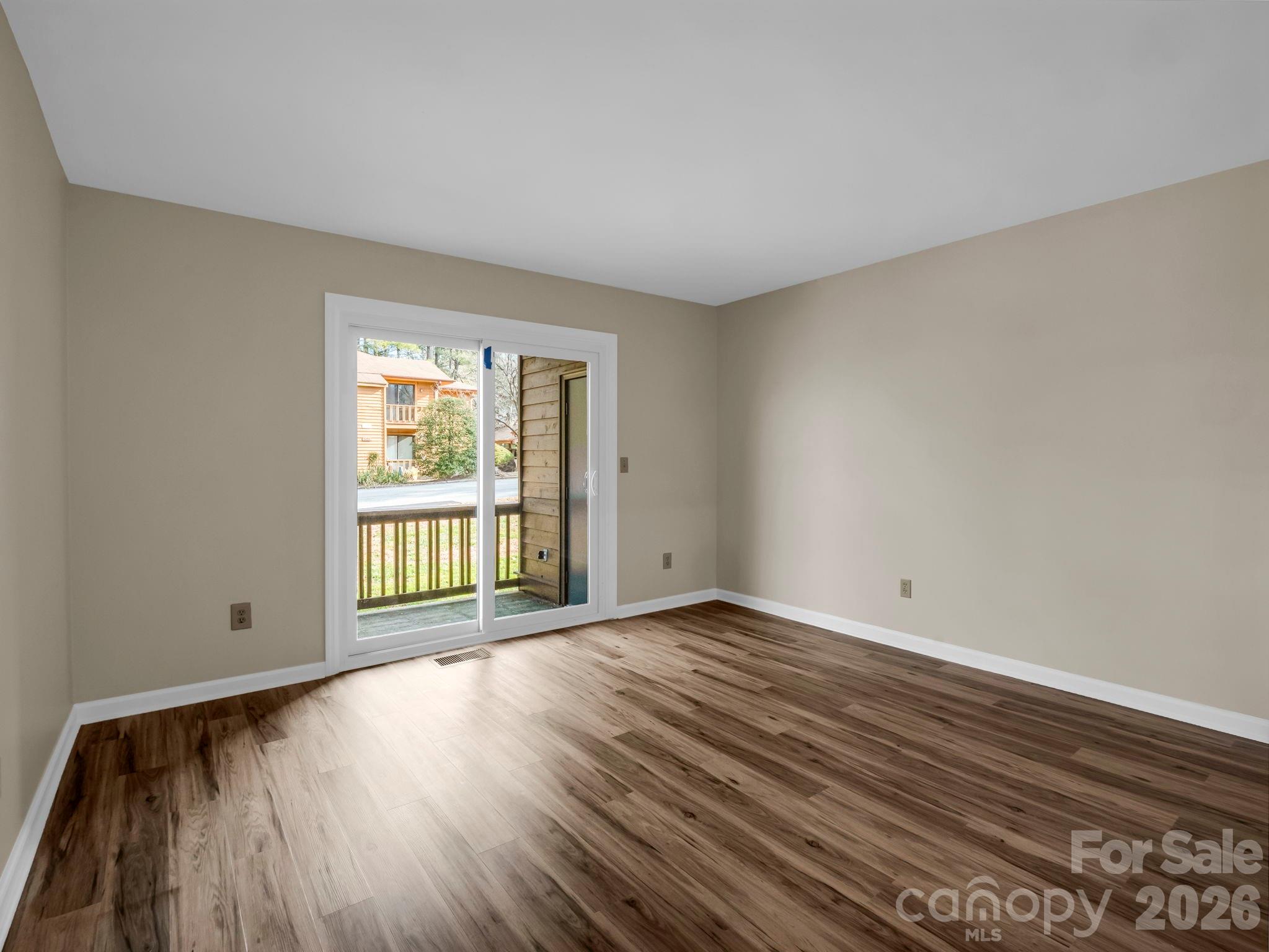 520 Courtwood Lane 8