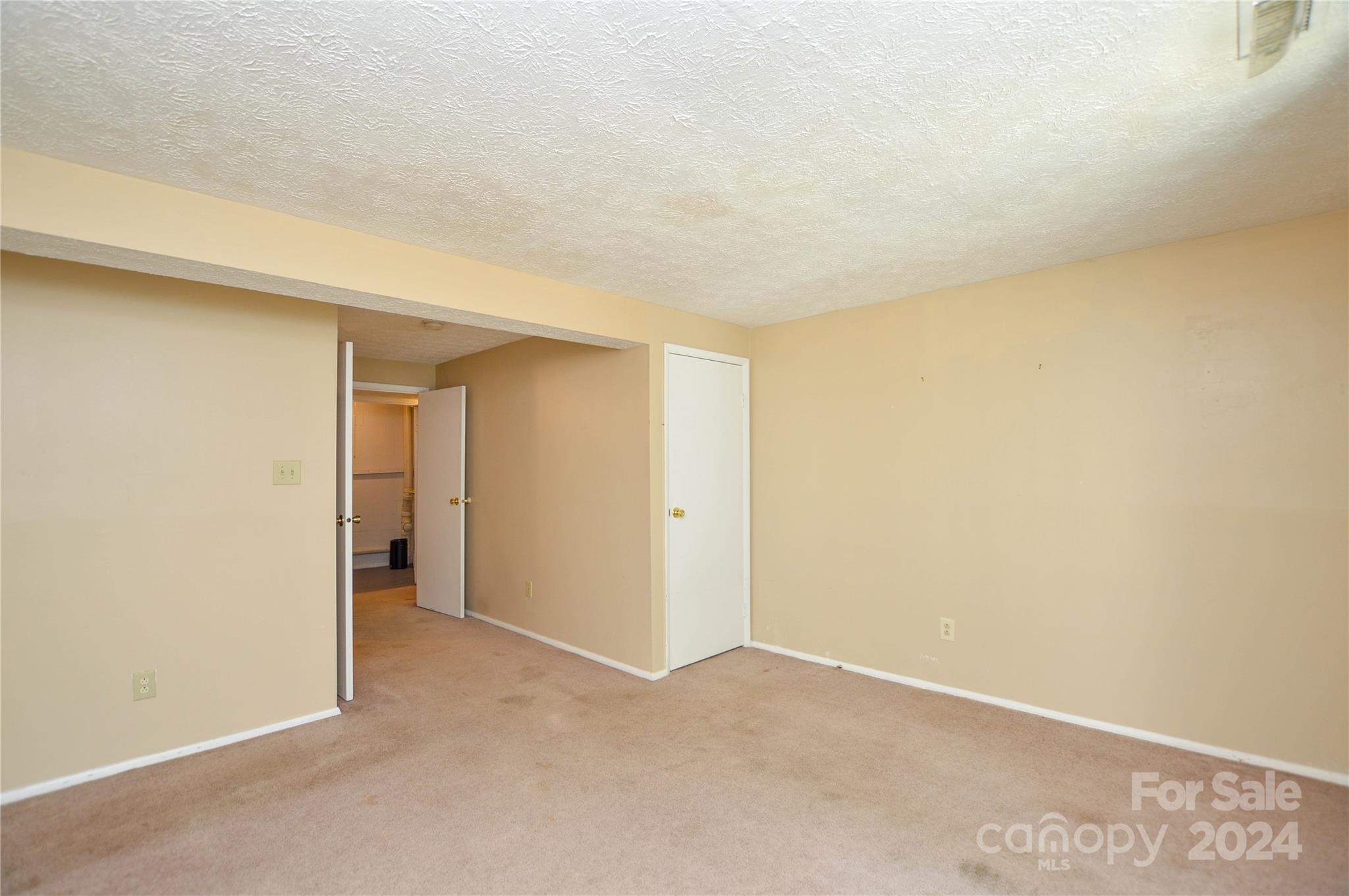 Waterford Townhomes - Residential