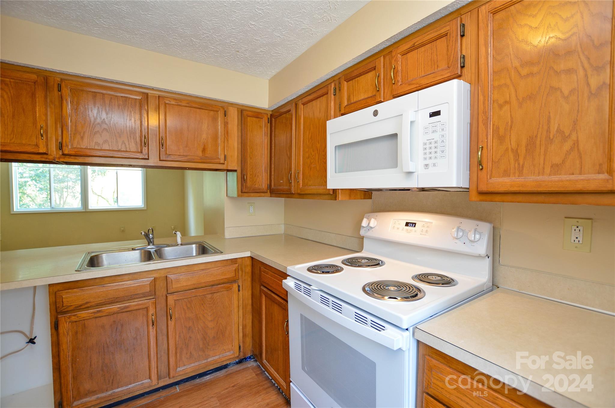 Waterford Townhomes - Residential