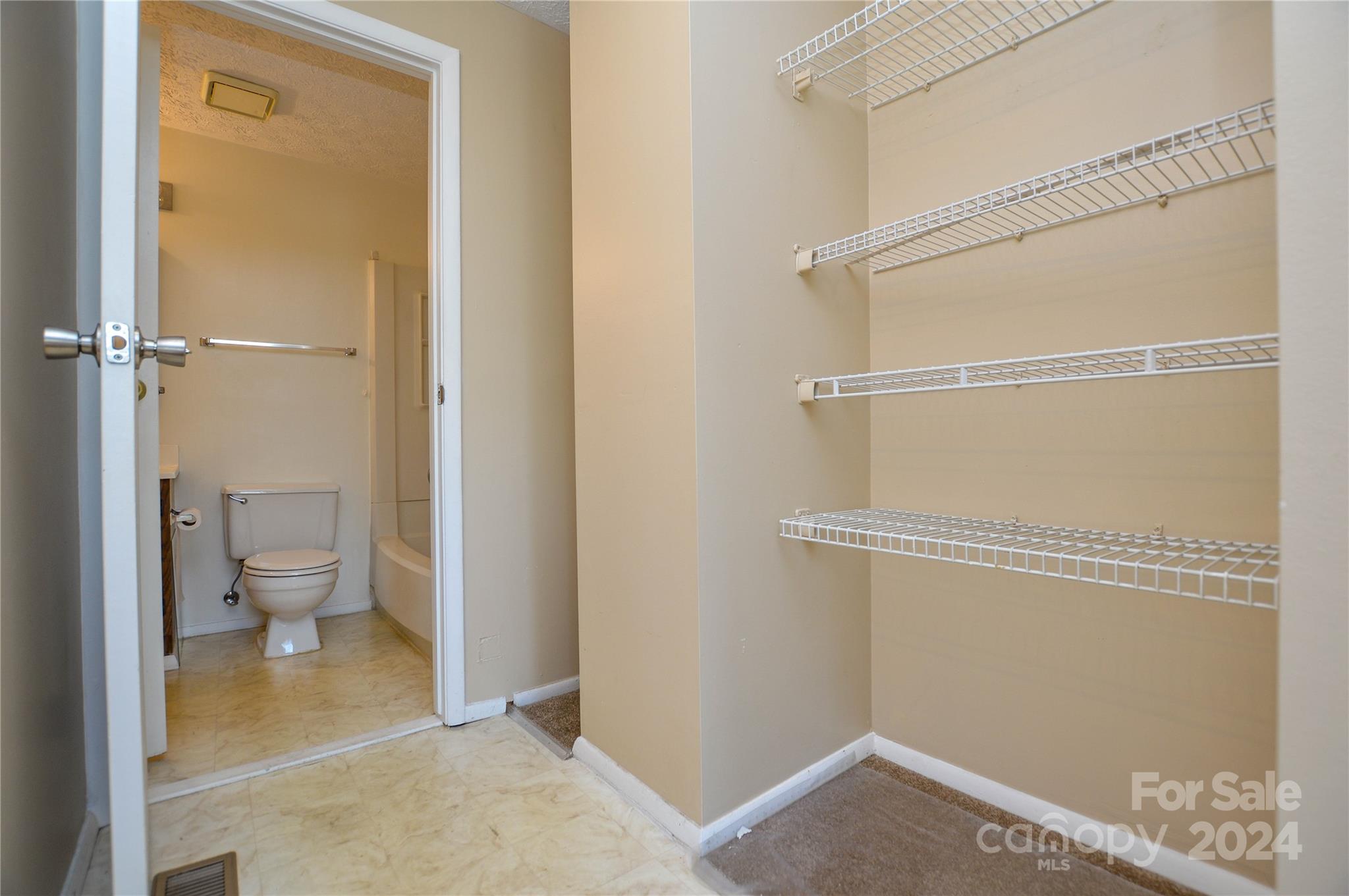 Waterford Townhomes - Residential