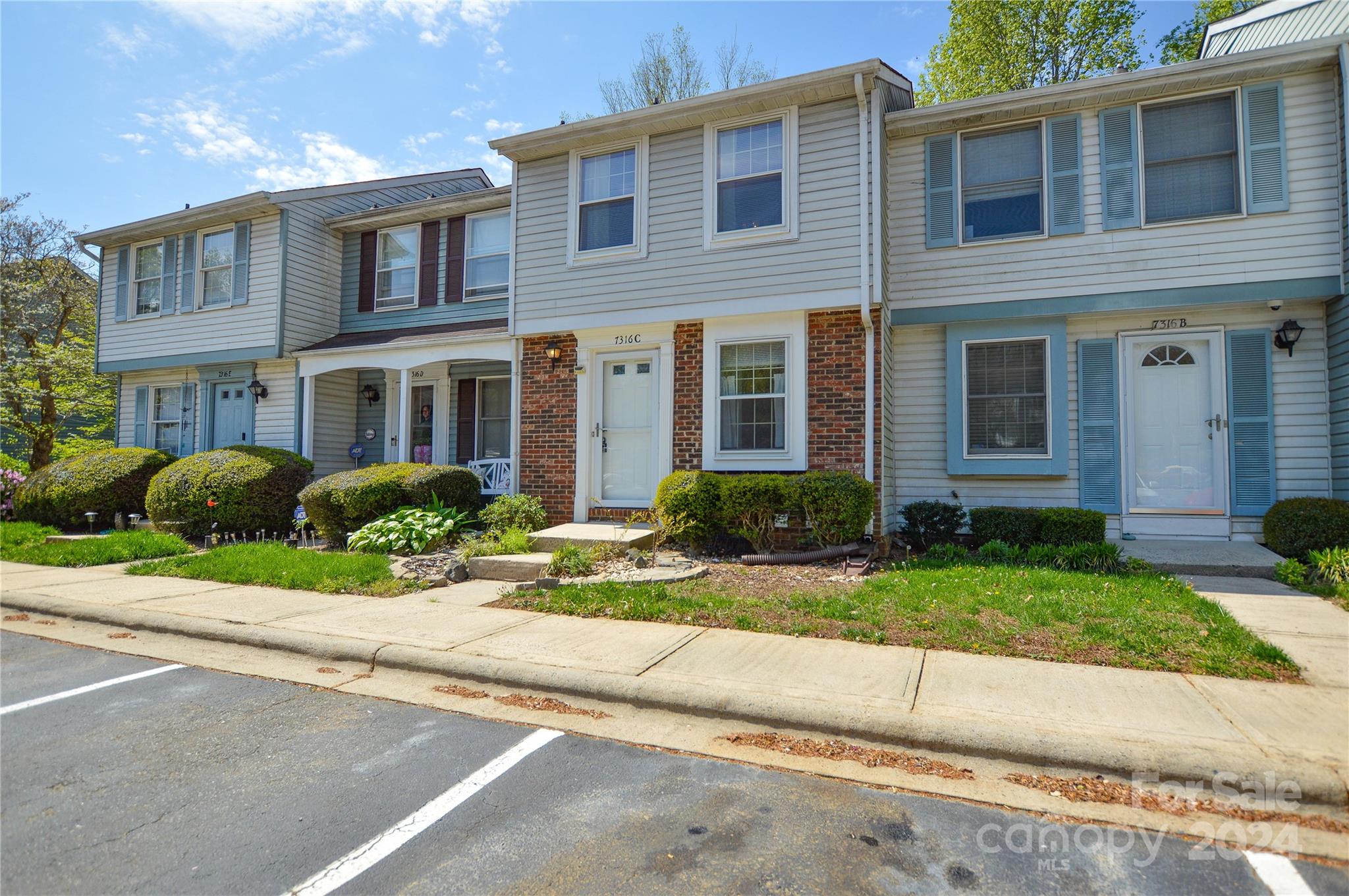 Waterford Townhomes - Residential