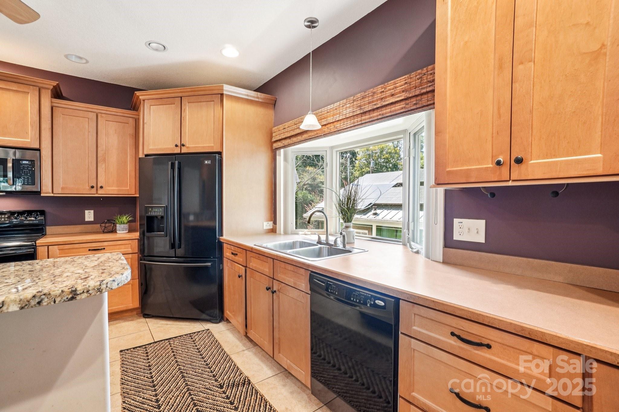 Royal Pines - Residential