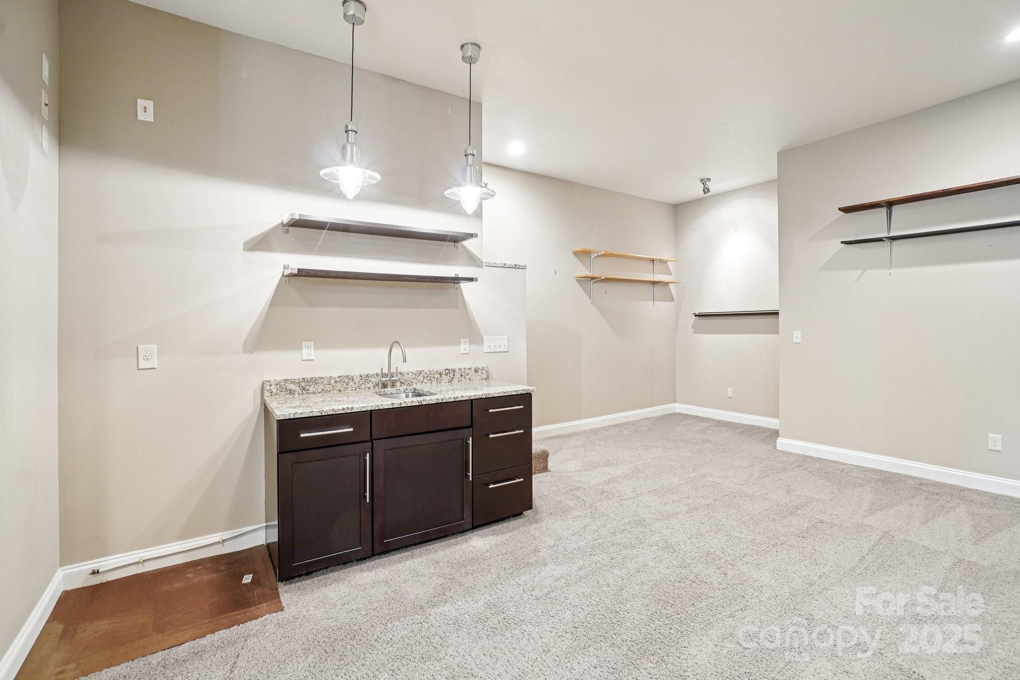 Royal Pines - Residential