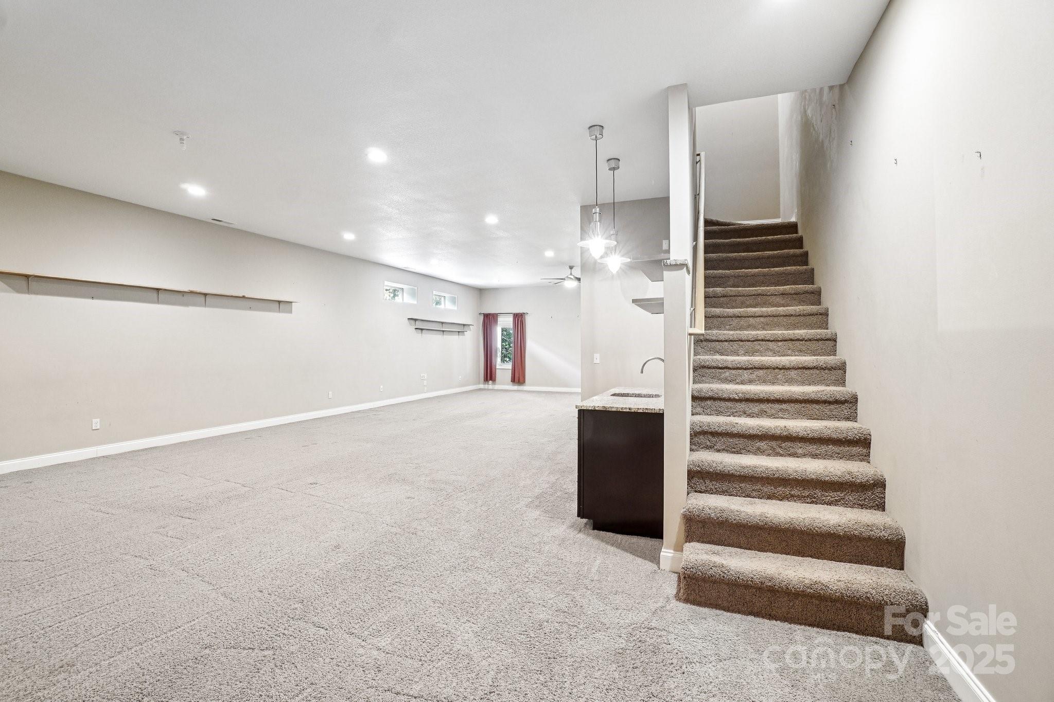 Royal Pines - Residential