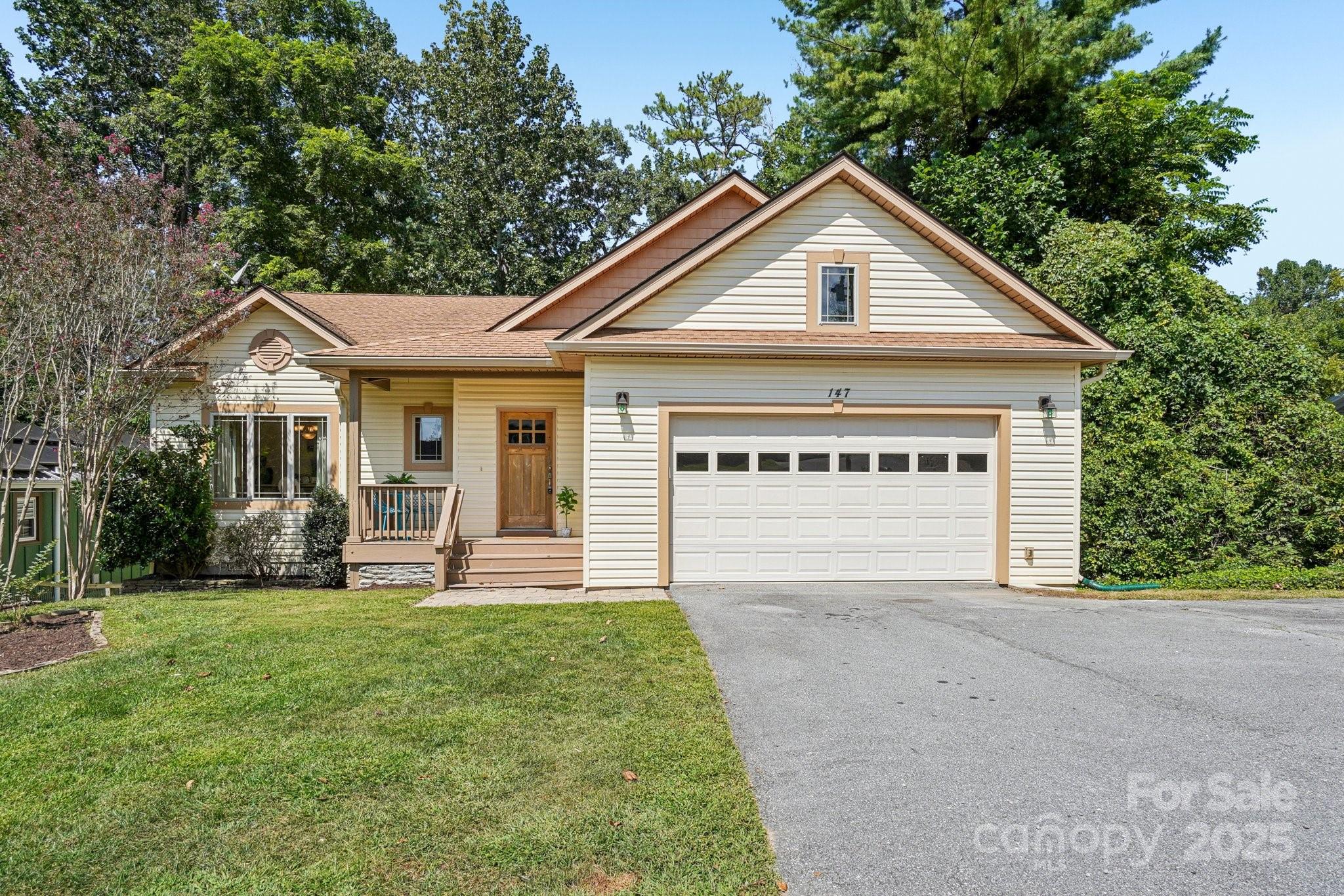 Royal Pines - Residential