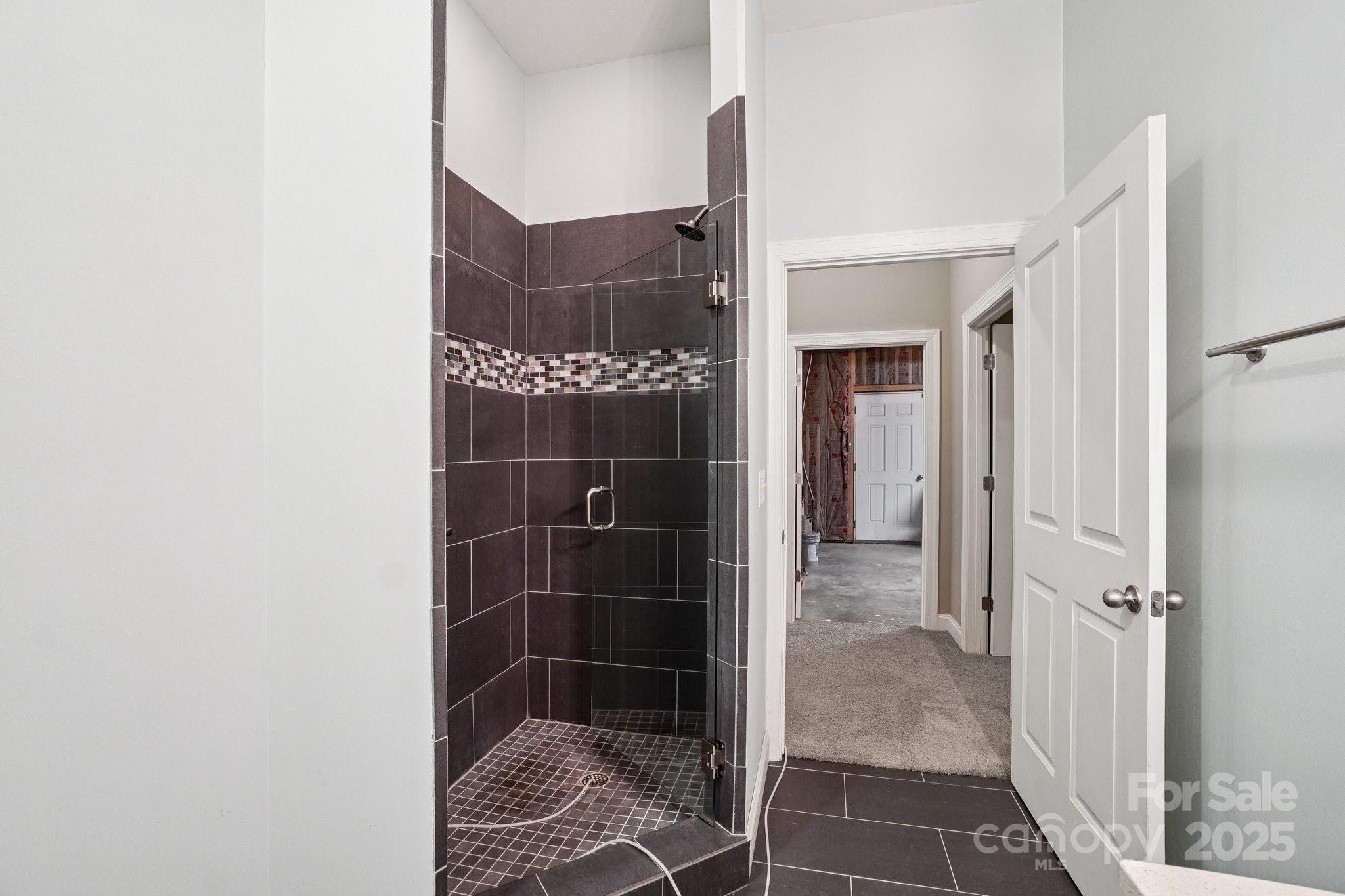 Royal Pines - Residential