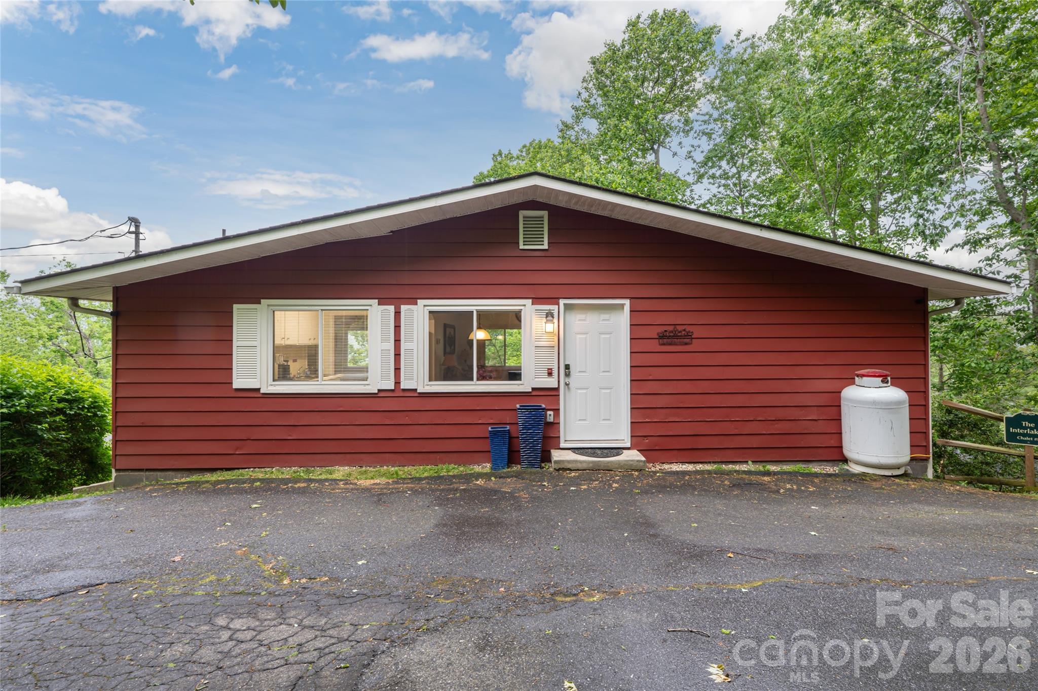 8 N Delano Road