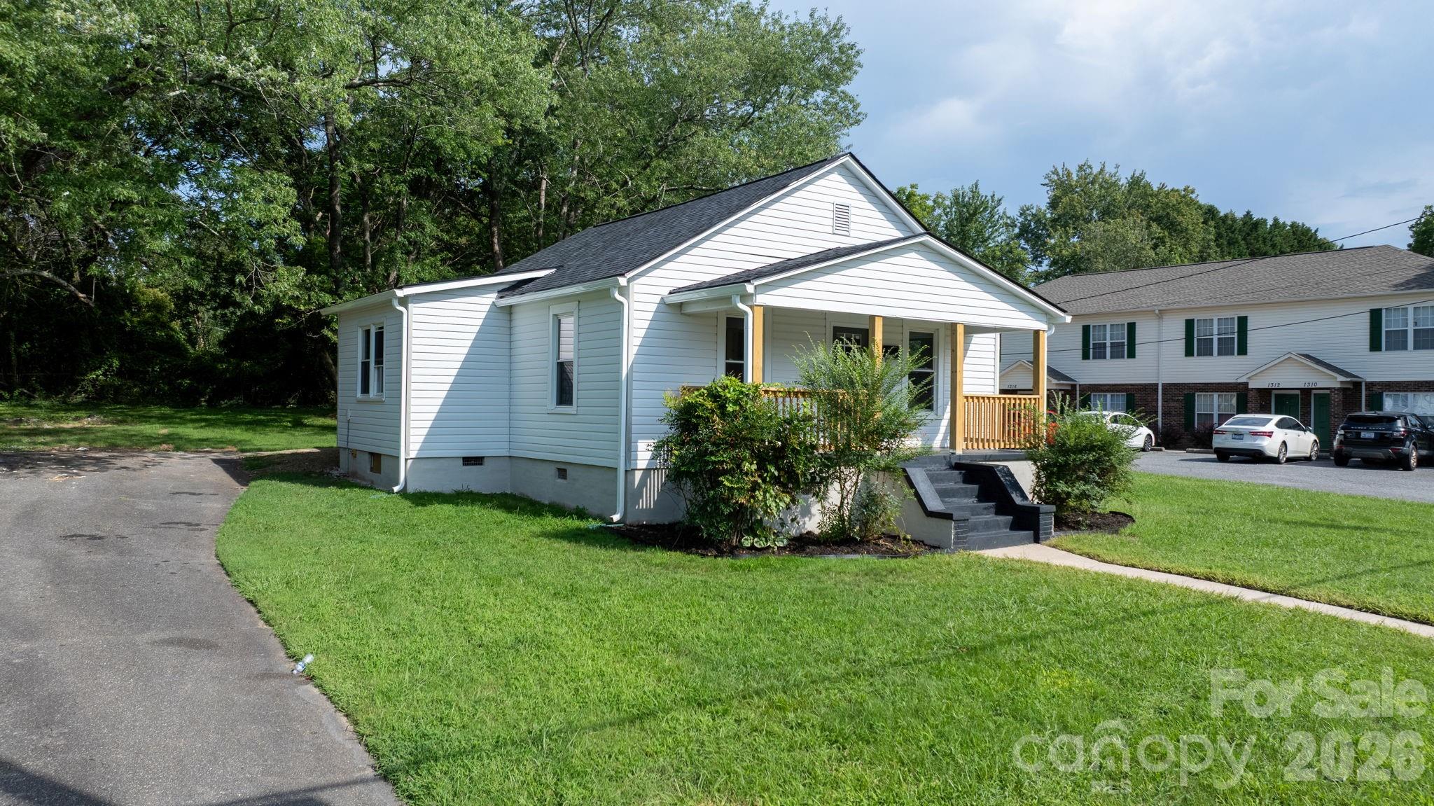 1320 14th Street Drive NE