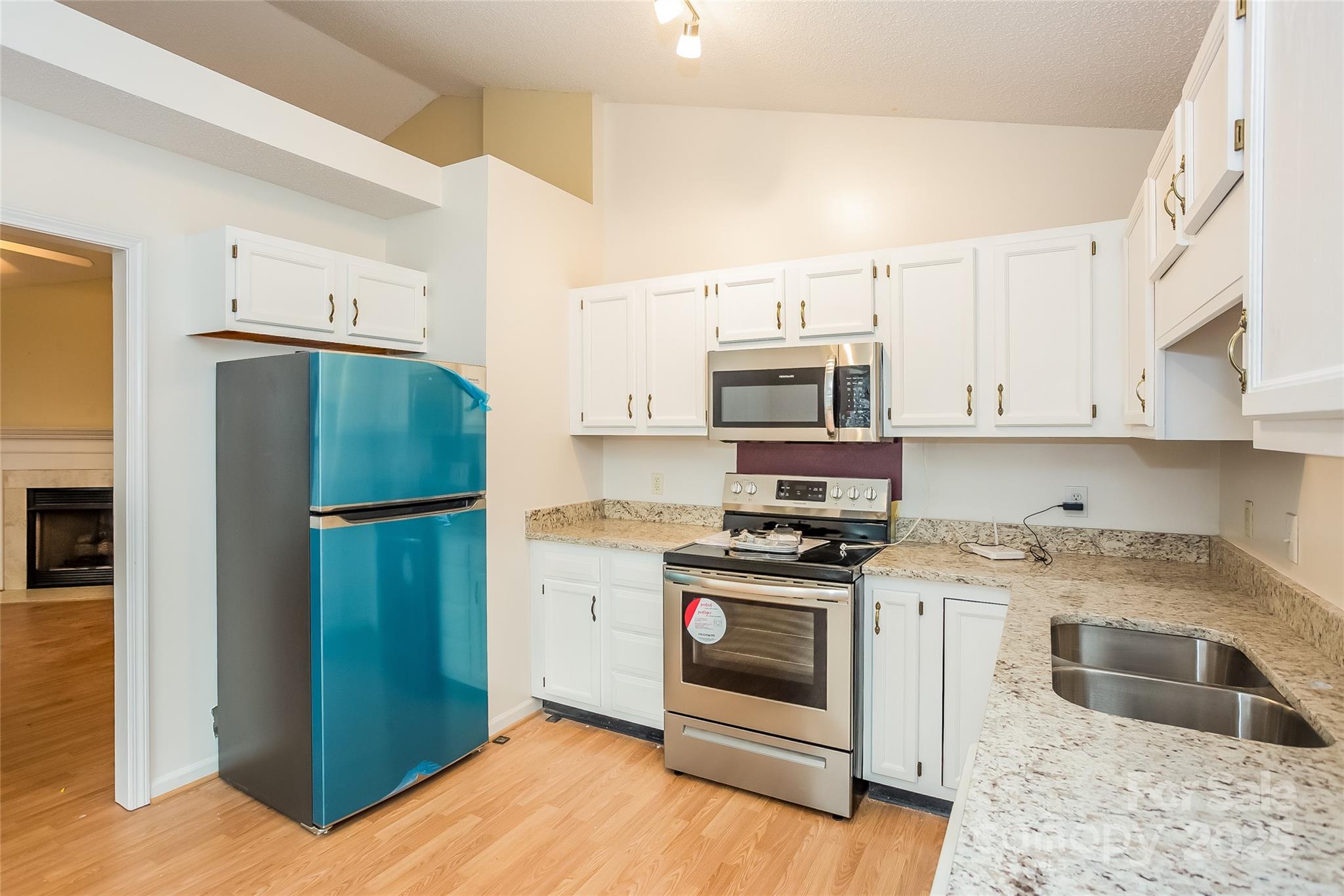 828 Saint Andrews Place