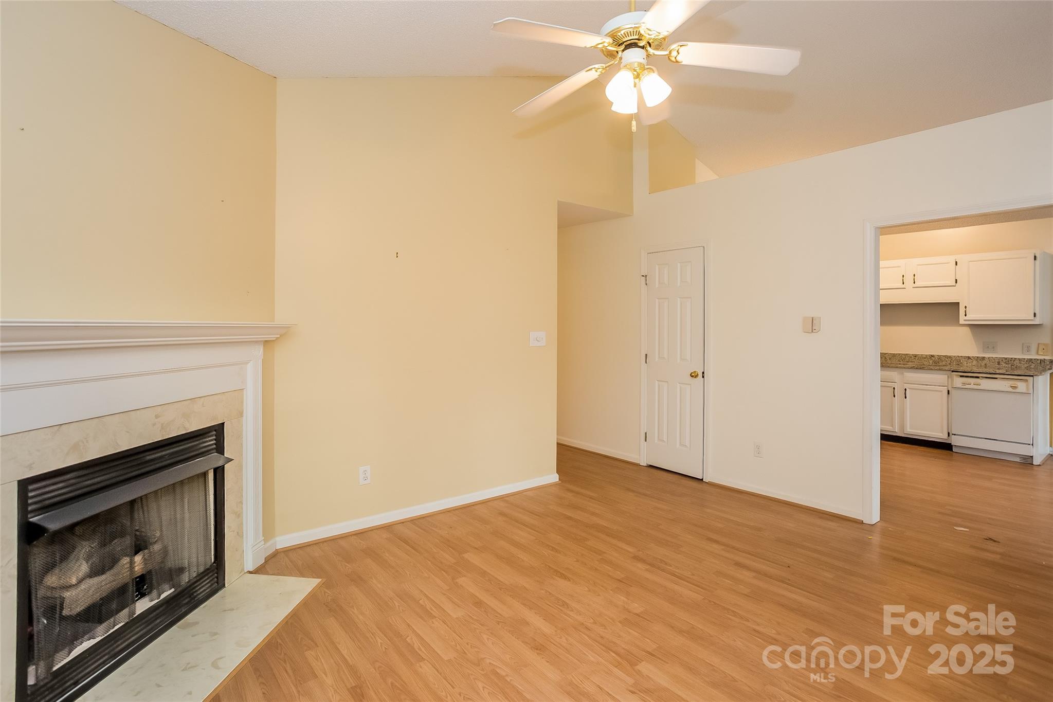 828 Saint Andrews Place