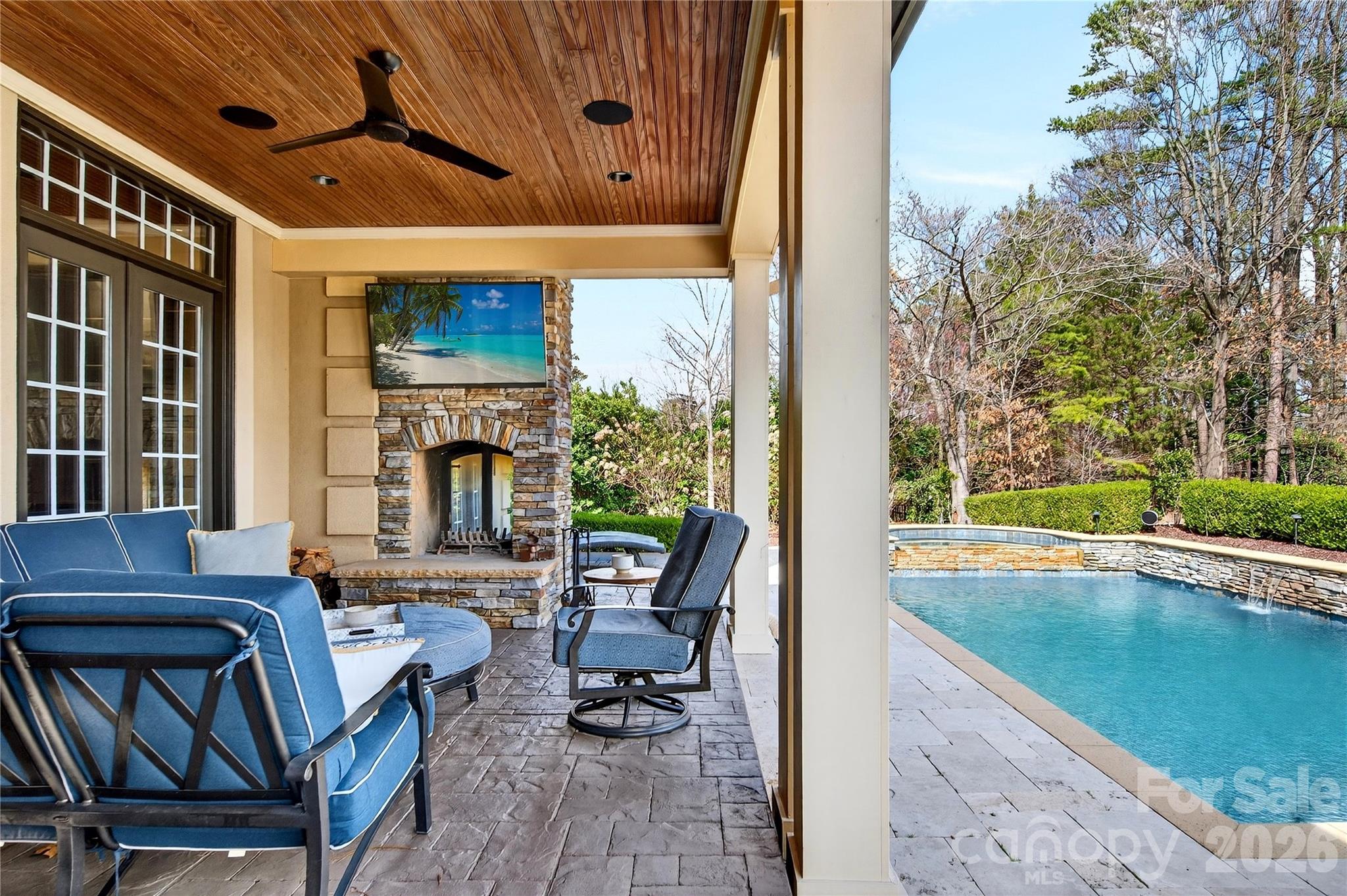 The Peninsula - Residential