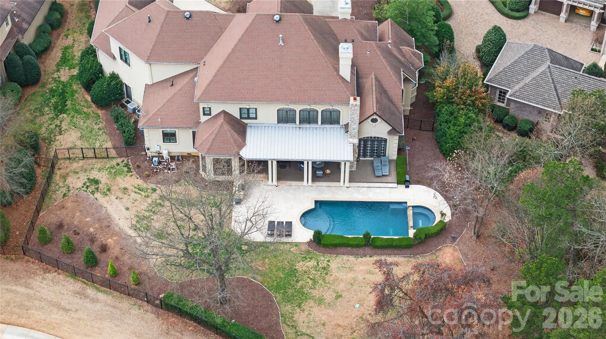 The Peninsula - Residential