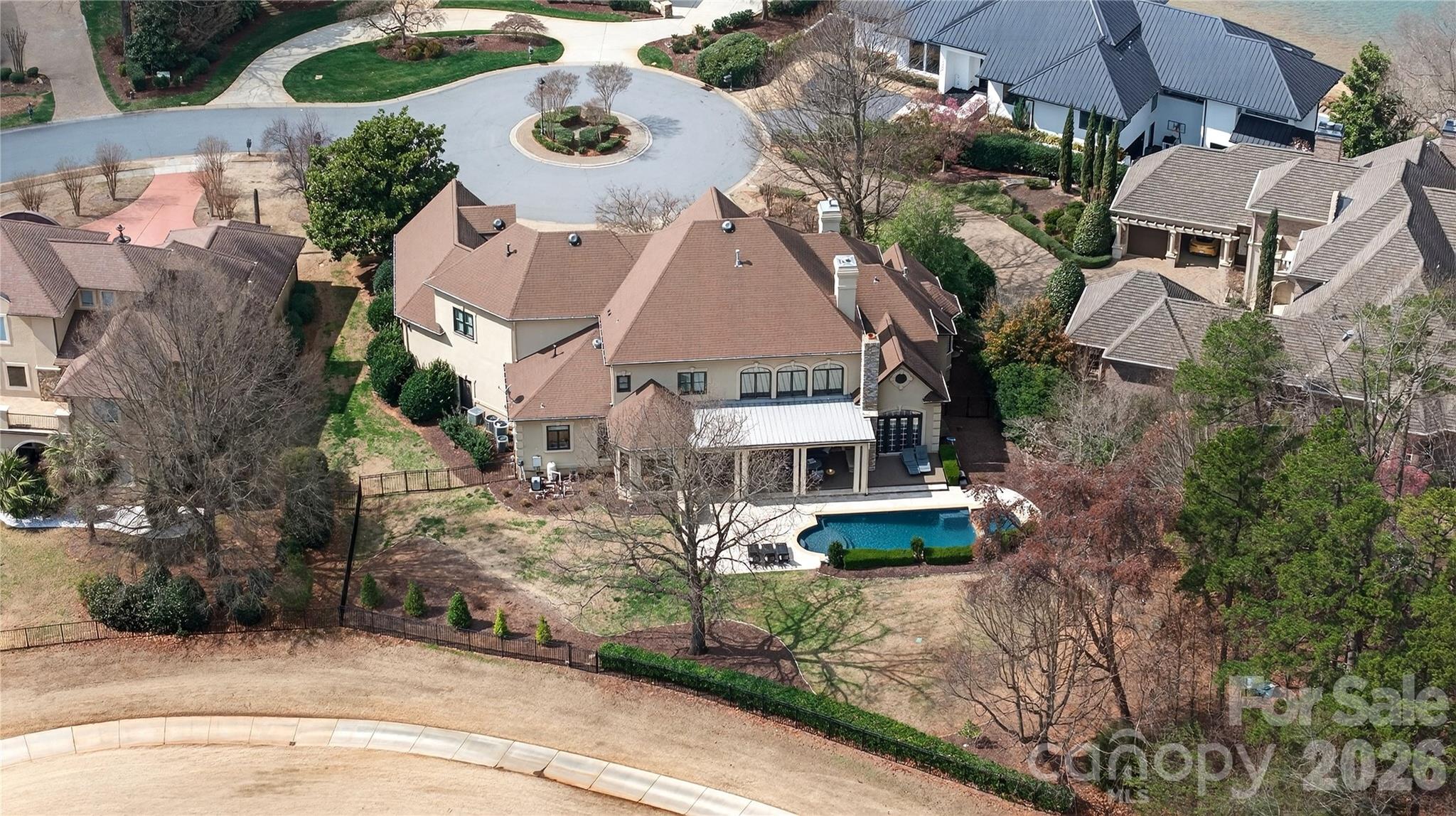 The Peninsula - Residential