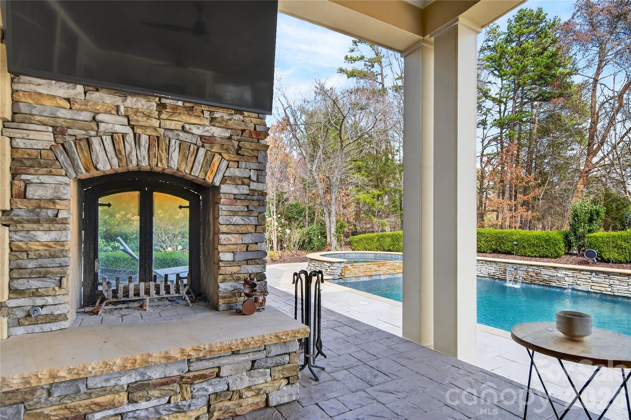 The Peninsula - Residential