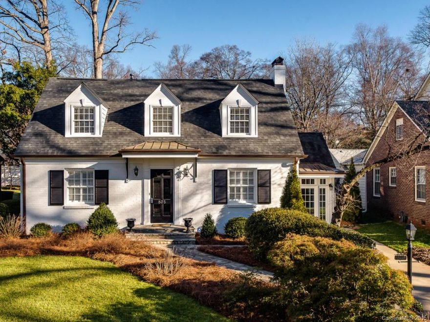 Excellent curb appeal and condition in the heart of Dilworth overlooking Latta Park. Updated kitchen opens to breakfast room and keeping area. Inviting master suite with double vanities, walk-in shower and soaking tub in bath. Minutes to uptown and easy walk to all of Dilworth's attractions.