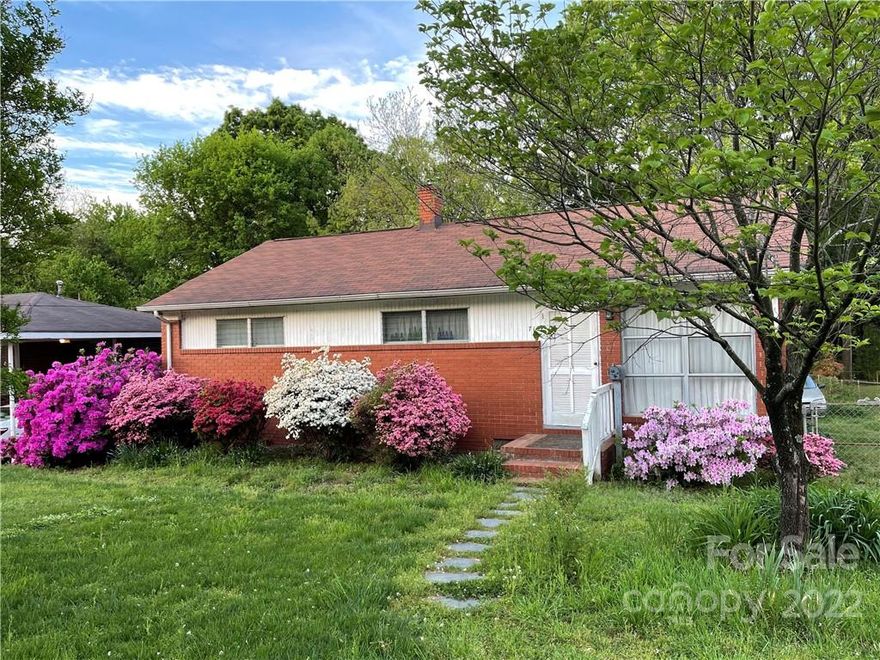 Estate Sale. Sold as is but no known problems. Deceased owners had built new in 1951. Very well cared for home.
large fenced back yard with garden area & storage building. Unfinished basement with outside entrance. Great for workshop & storage. original hardwood floors appear to be in great condition. Large pecan tree in backyard. Refrigerator, Washing machine and range oven conveys with the house. Just a few minutes from uptown Charlotte