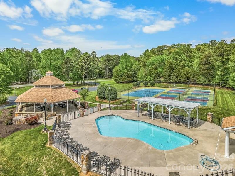 Yachtsmans Point - Land