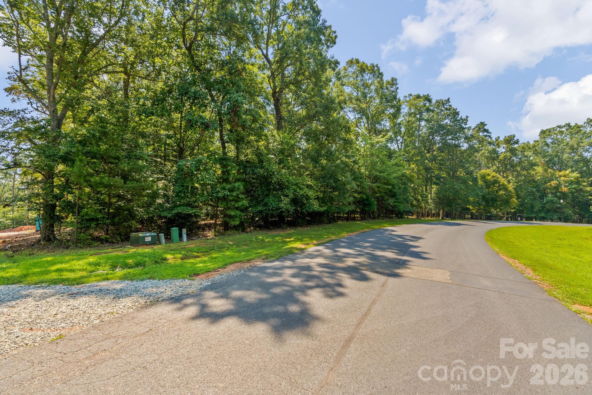 Yachtsmans Point - Land