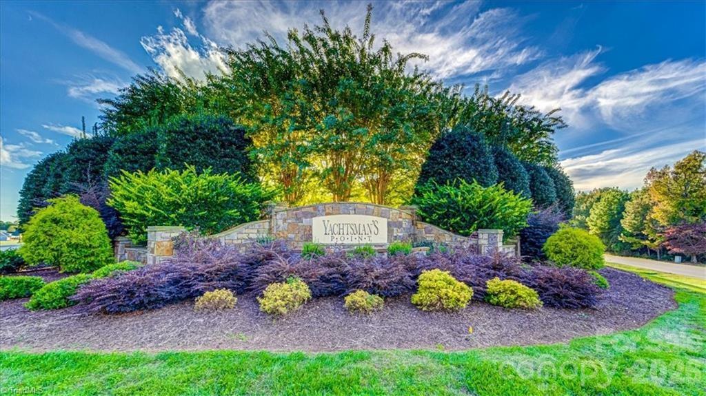 Yachtsmans Point - Land