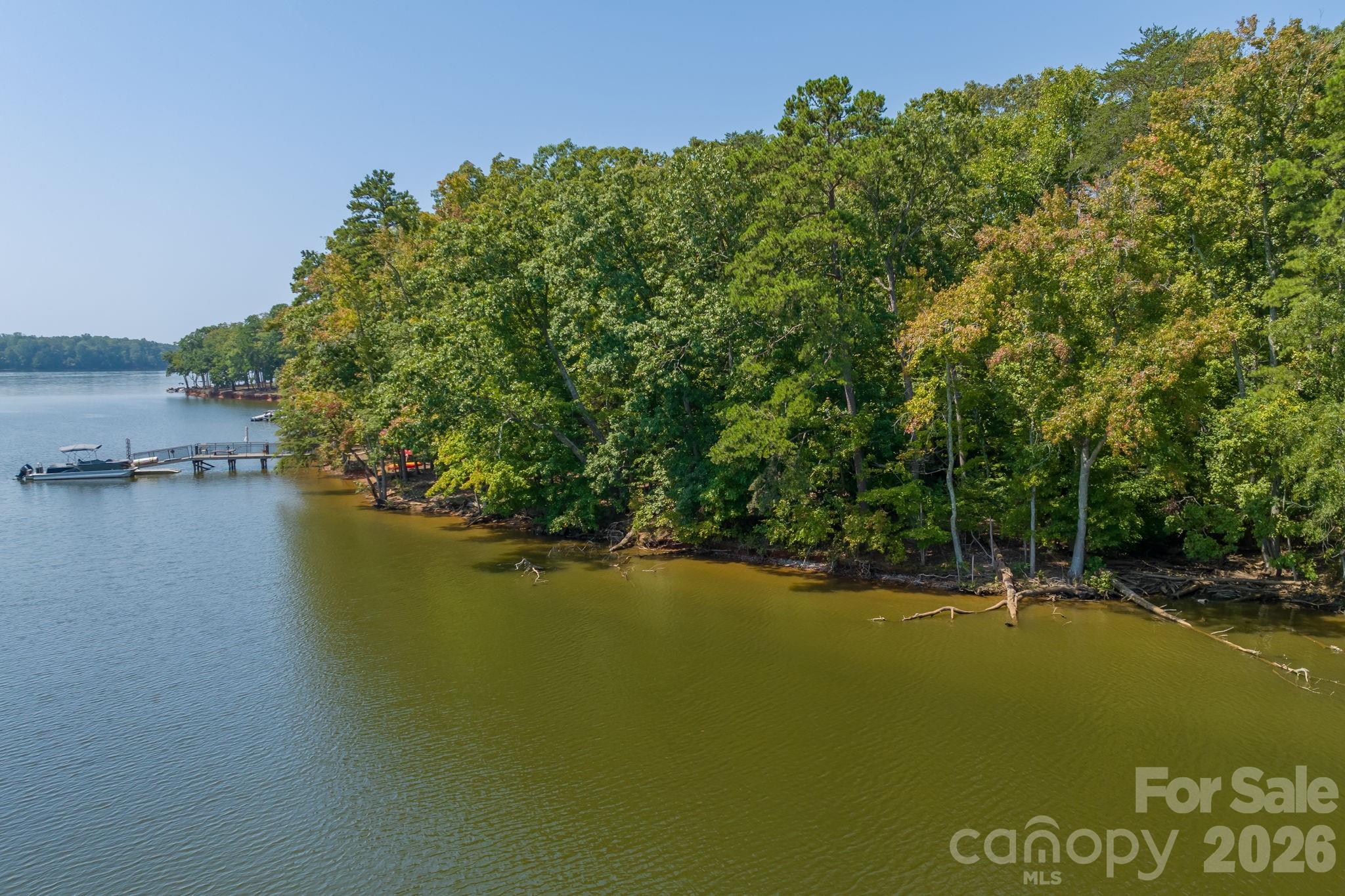 Yachtsmans Point - Land