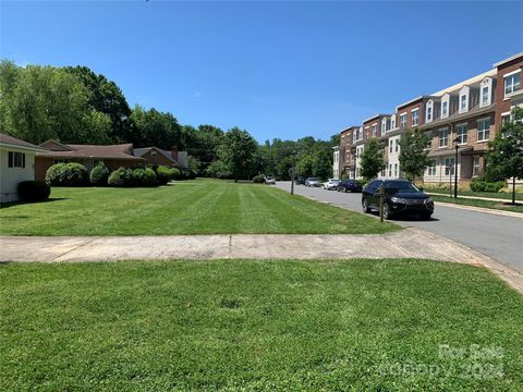 9400 Sandburg Avenue Charlotte NC 28213