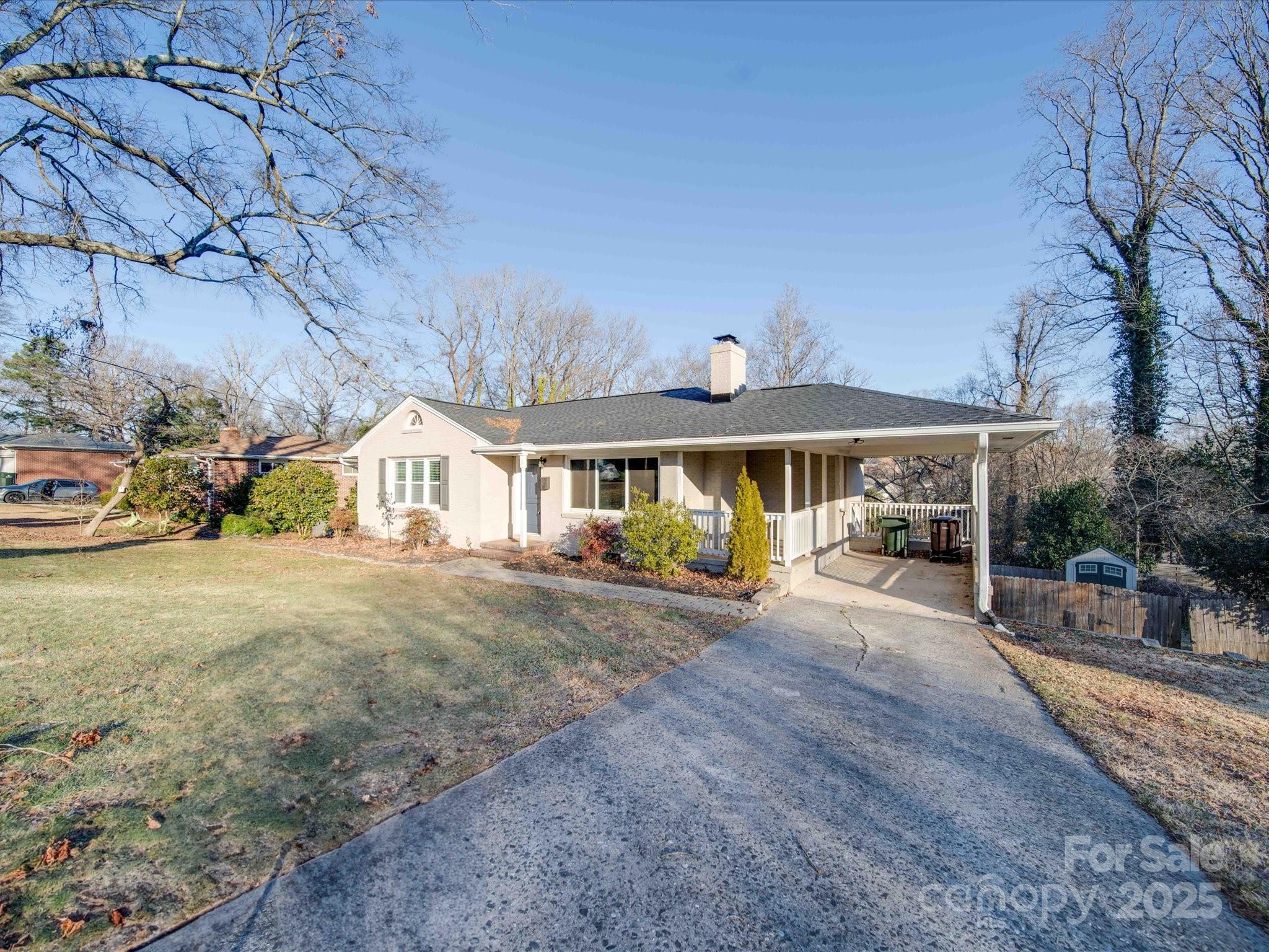 811 Colonial Drive