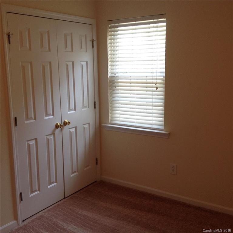 adams bluff - Residential Lease