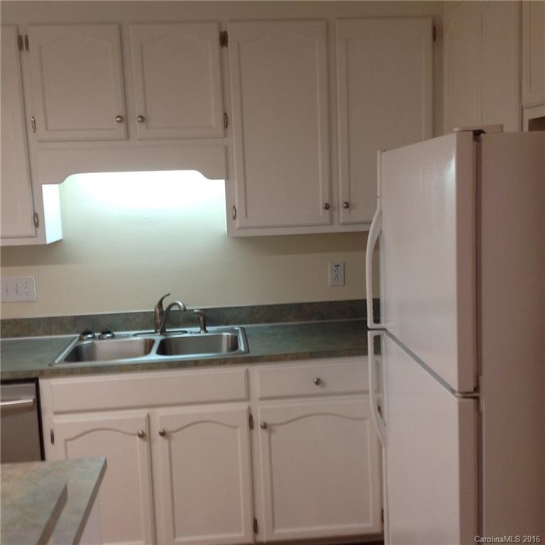 adams bluff - Residential Lease