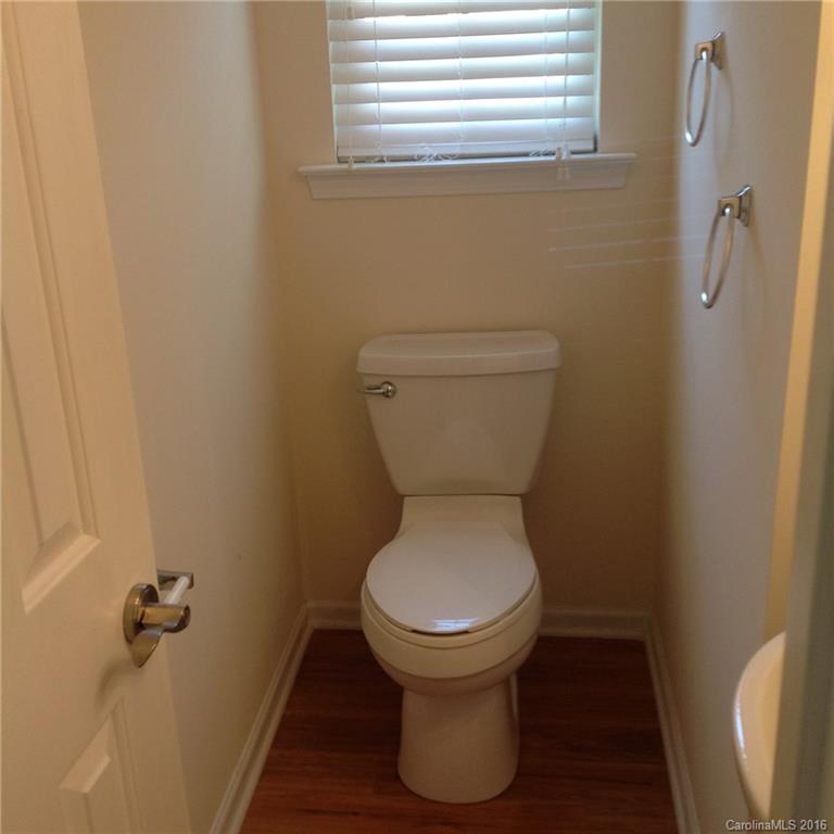 adams bluff - Residential Lease