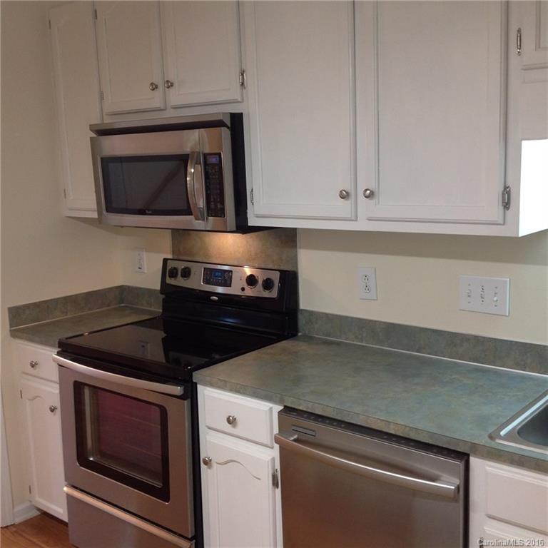 adams bluff - Residential Lease