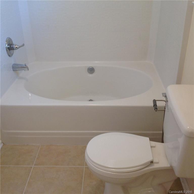 adams bluff - Residential Lease