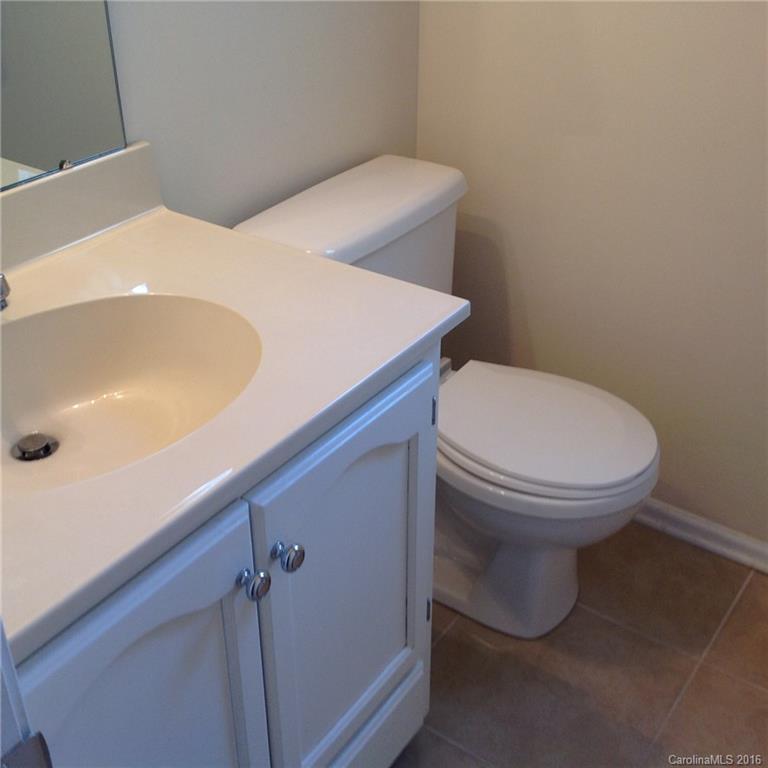 adams bluff - Residential Lease