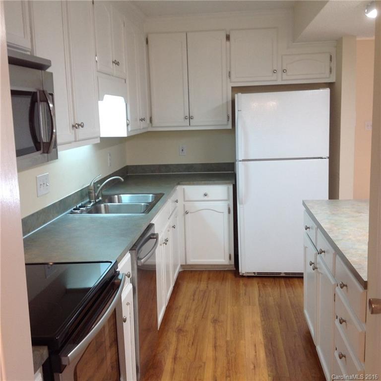 adams bluff - Residential Lease