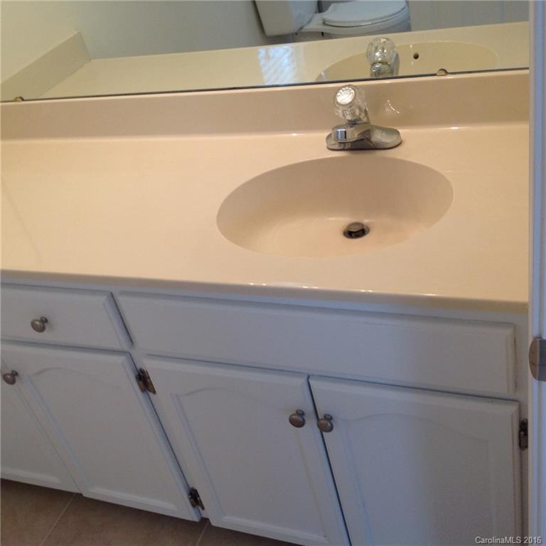 adams bluff - Residential Lease